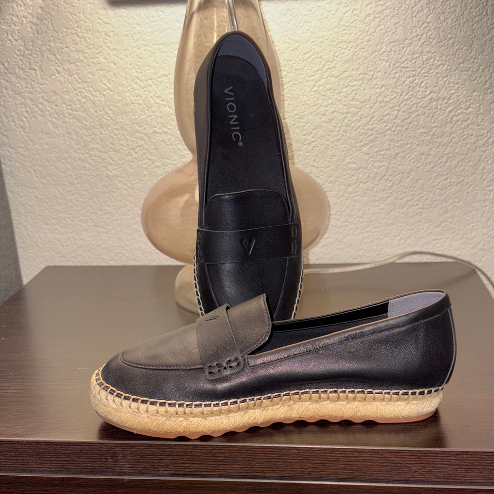 Vionic Black Loafers with Cream Sole